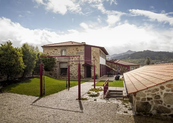 Quinta Do Cerqueiral Feriehus *